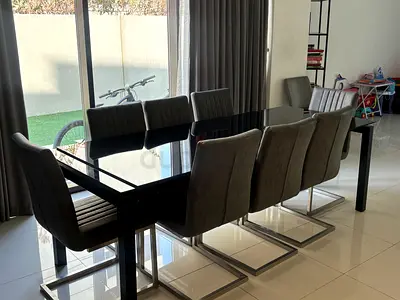 Dining table for sale