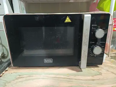 Black+Decker Compact Microwave Oven — Used, Good Working Condition