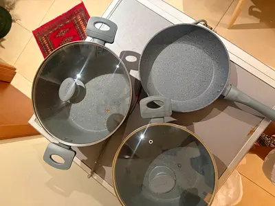 Set of 3 Non-Stick Granite Effect Pans with Lids - Good Condition