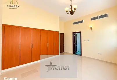 SPACIOUS 2 BEDROOM APARTMENT AT THE MAIN LOCATION READY TO MOVE.