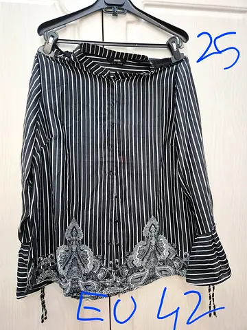 Black & white vertical striped button-up tunic blouse with embroidered hem, EU 42. Brand MAX