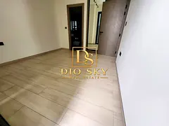 High-End Finishing|With Kitchen Appliances|Vacant
