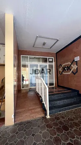 للبيع بناية زاوية مميزة في منطقة البوطينة – الشارقة
