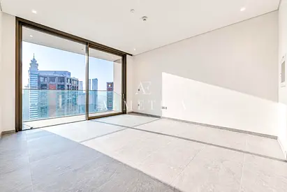 High Floor | Abundant Natural Light and Balcony
