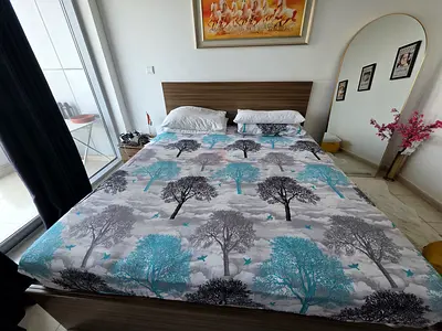 180x200 Hydraulic Bed Frame with Mattress - Negotiable