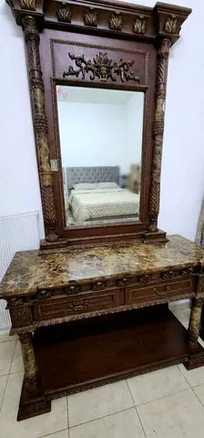 تسريحه رخام أصلي ذات زخرفه جميله قابل للتفاوض