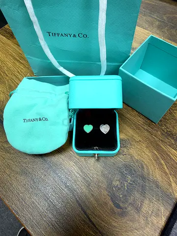 Tiffany & Co. Return to Tiffany Blue Heart Diamond Earrings – Full Set