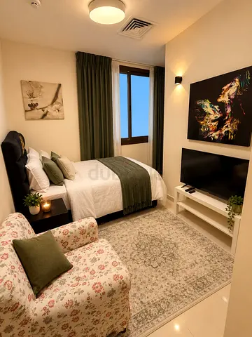 Cozy master room for 1 person only attached bathroom available now