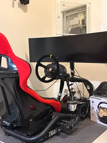 Complete Racing Simulator Rig with SIM RIG Wheel, Pedals and Seat