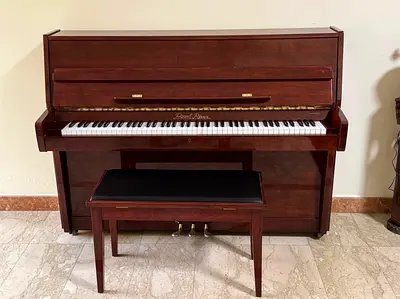 Upright Piano Pearl River brand Mahogany