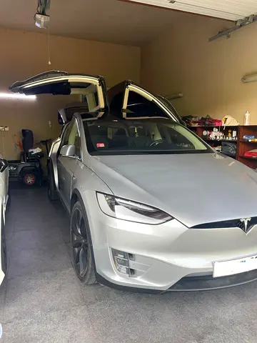 2017 Tesla MODEL X — фото 10
