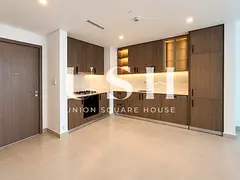 Large Terrace | Access to Pool | Multiple Cheques