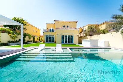 Exclusive | Renovated | Pool & Jacuzzi