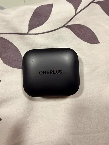 OnePlus Buds 3 Metallic Gray – Excellent Condition – Original Box & Bill