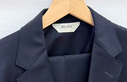 Zegna 100% Wool Navy Suit (Nearly New) Size 48R