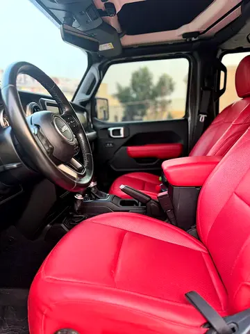 صورة 8 لـ 2020 JEEP GLADIATOR