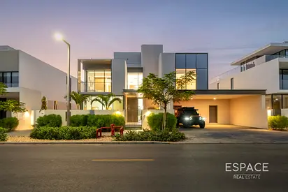 View Today | Turnkey | Luxury Upgraded Villa