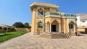 Luxurious detached villa in Sharqan 5 bedrooms 3 master suites Private pool Large garden Terrace wit
