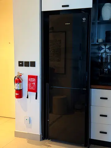 Hitachi Fridge black