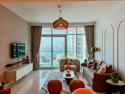 Oceanfront Escape: Stylish 1 BR in Beachfront