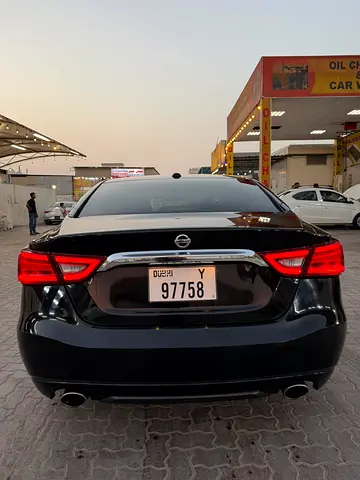 2018 Nissan MAXIMA 照片 2