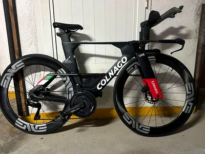 COLNAGO TT1 - Team Emirates Edition