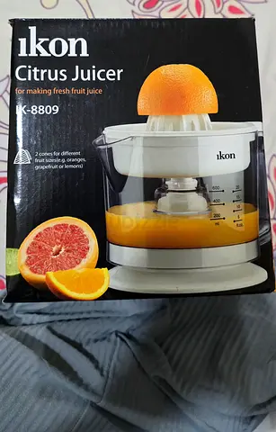 Ikon IK-8809 Citrus Juicer - Compact Electric Fruit Juicer