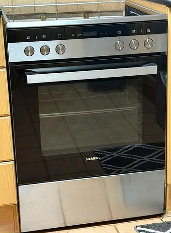 Siemens iQ300 Freestanding Electric Cooker – Model HK9R3A250M