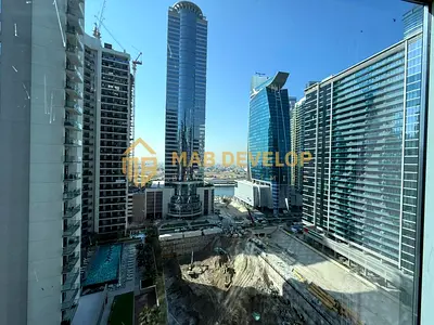 Vacant | Lake View | Glass Partition