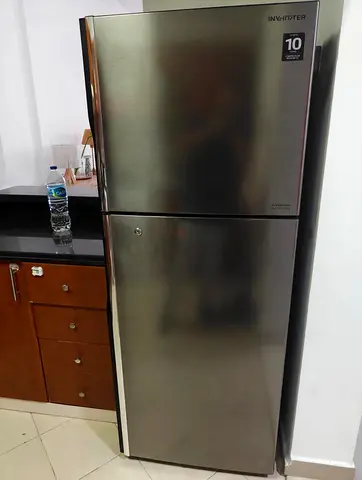 450L hitachi like brand new stainless steel top-freezer refrigerator