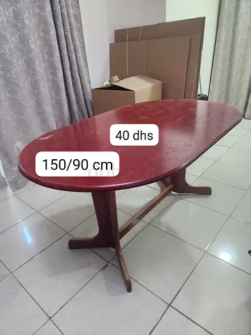 Solid wood oval dining table 150x90 cm — good condition
