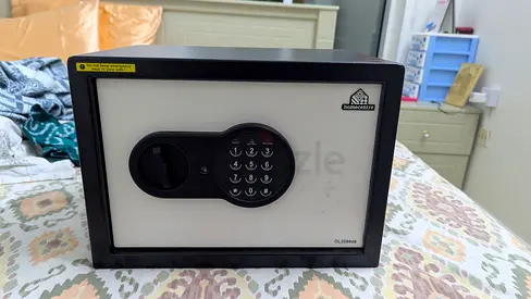 Sturdy Electronic Safe - Good Condition