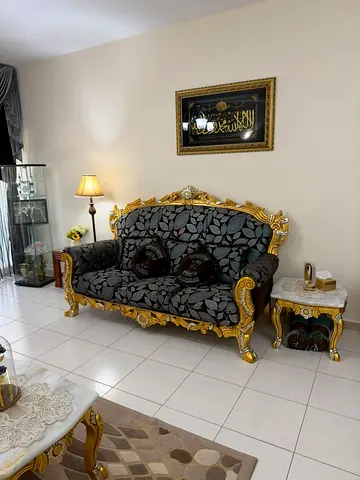 🚨 URGENT SALE – LUXURY SOFA SET 🚨