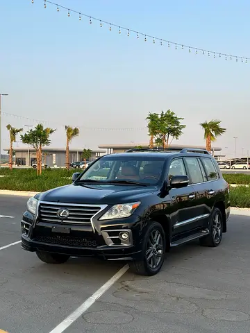 Lexus LX 570 Sport 2015 GCC Specs in Excellent Condition