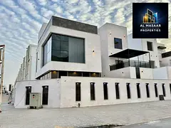 Corner villa on two streets, three floors, including registration fees, property transfer fees, elec