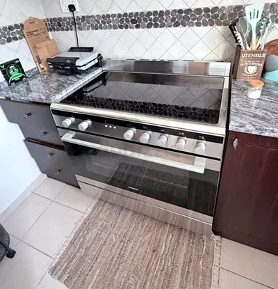 Siemens brand Full Electric cooker 5 burner 90 cm freestanding