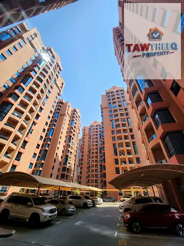 شقة واسعة للبيع في أبراج النعيمية – عجمان | 3 غرف + خادمة | 2 بلكونة