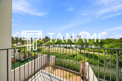 Prime park-facing location | Expansive open layout
