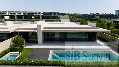 5 Bedrooms I Seaview I Your own beachfront mansion, next door to Four Seasons