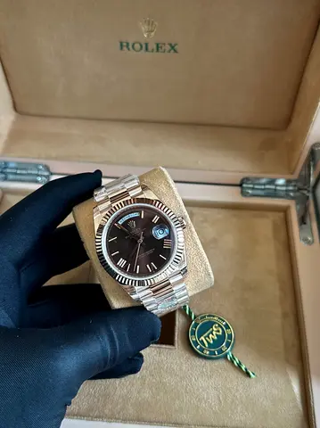 Rolex Day-Date 40 in 18 super master quality Swiss machine 🇨🇭 Everose gold with a fluted bezel and