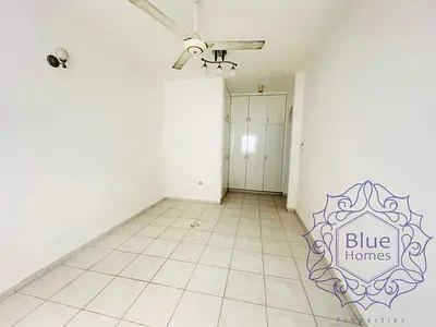 Good 1bhk with 2bath 58k near Burjuman metro