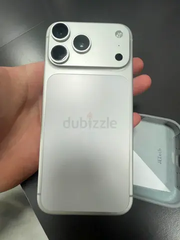 iPhone 17 Pro Max Silver