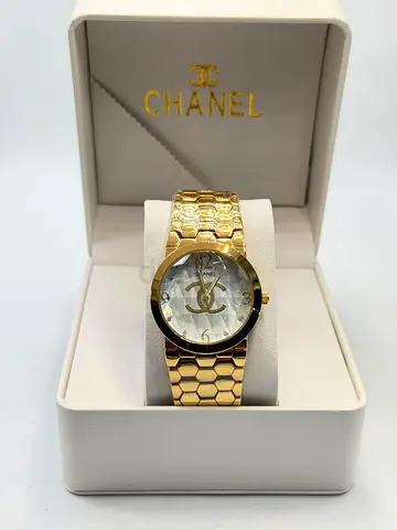 Chanel gold-tone women's wristwatch with logo dial – excellent condition