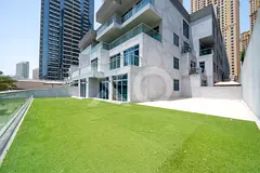 Exclusive 3BR Duplex | Prime Marina Location