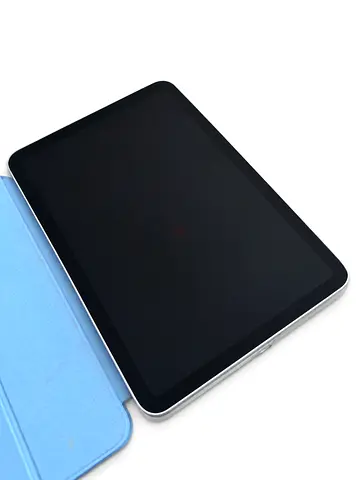 iPad 10th Generation 64 GB Wi-Fi | Apple Pencil & Case Included