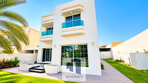 Spacious 5BR Family Villa with Private Garden | Prime Jumeirah 2