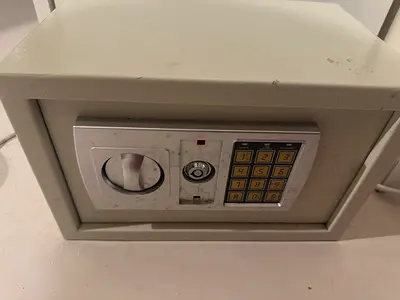 Mini Security Safe Box – Excellent Condition