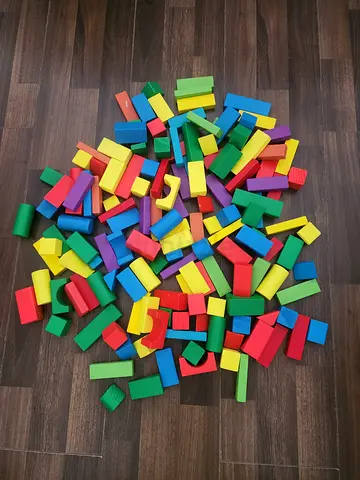Wooden colorful building blocks set — 145 pieces.