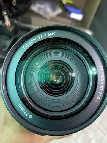 Canon EF 24-105mm f/4 L Zoom Lens (77mm) - Good Condition