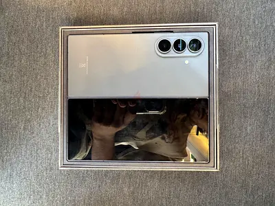 Samsung Galaxy Z Fold 8 Ultra Just open